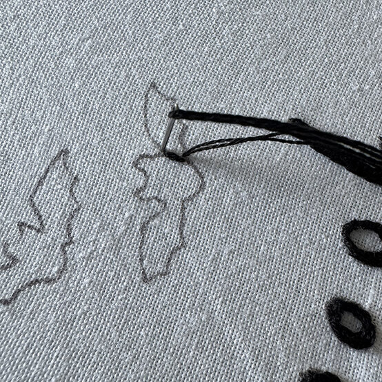 ideas%5Fhalloween%2Dembroidery%2Dhoop%5Fsatin%2Dstitch%2D1.jpg?sw=554&q=85