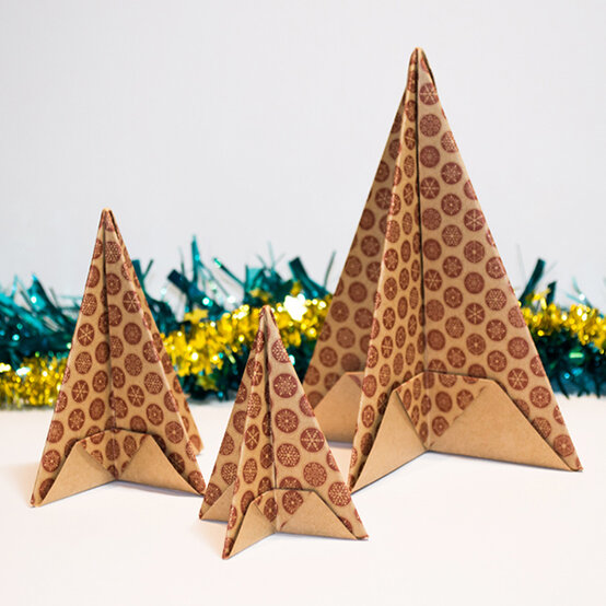 origami-christmas-tree-11c.jpg?sw=554&q=85