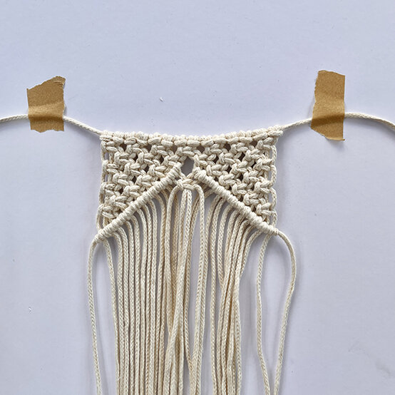 Idea_How-to-Make-a-Wedding-Macrame-Bouquet-Wrap_Step10.JPG?sw=554&q=85