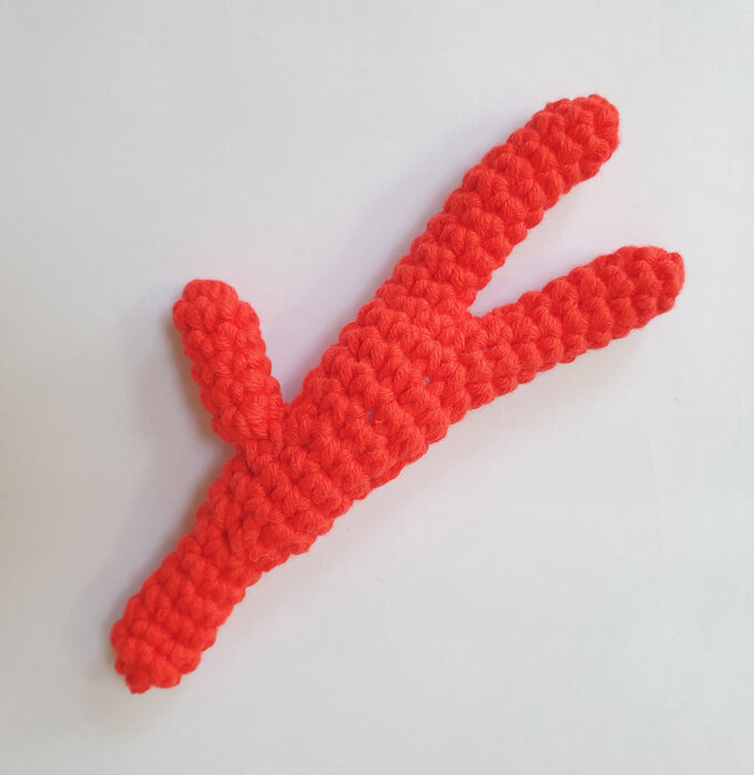 how_to_crochet_an_under_the_sea_wreath_hero_red-coral.jpg?sw=680&q=85