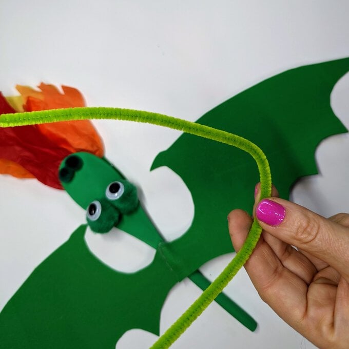 how-to-make-a-wooden-spoon-dragon-puppet_step-13.jpg?sw=680&q=85
