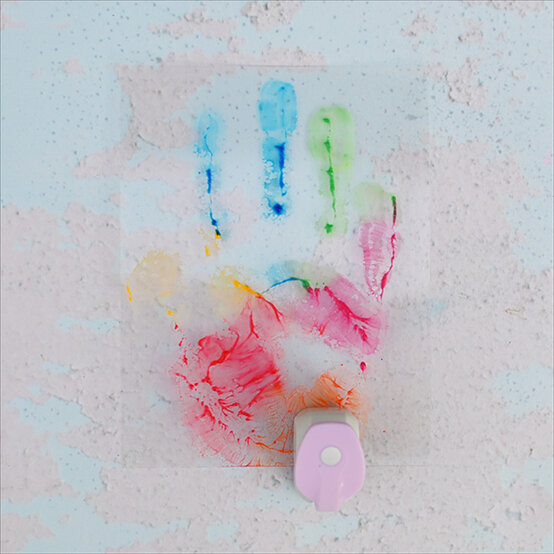 grandparents-key-chain-step-2_2.jpg?sw=554&q=85