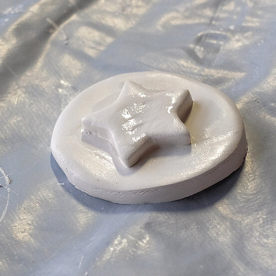 clay-tree-decoration-step4.jpg?sw=554&q=85