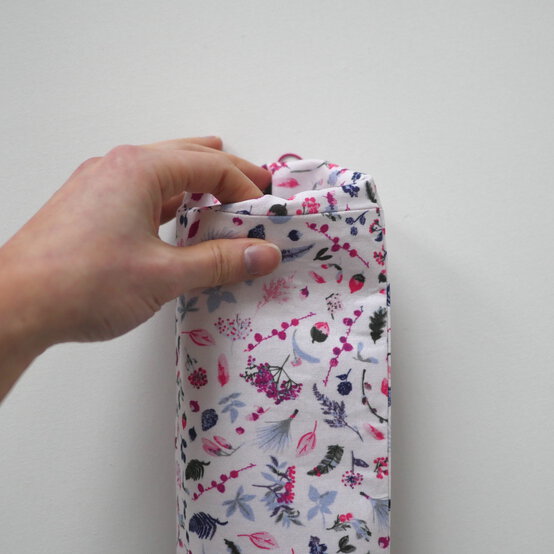 how_to_make_a_buttoned_gift_bag_step-16.jpg?sw=554&q=85