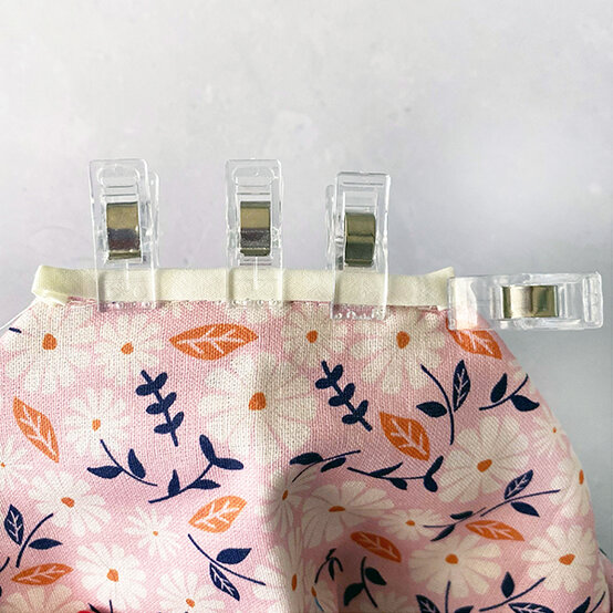 how-to-sew-a-quilted-makeup-bag_step19b.jpg?sw=554&q=85