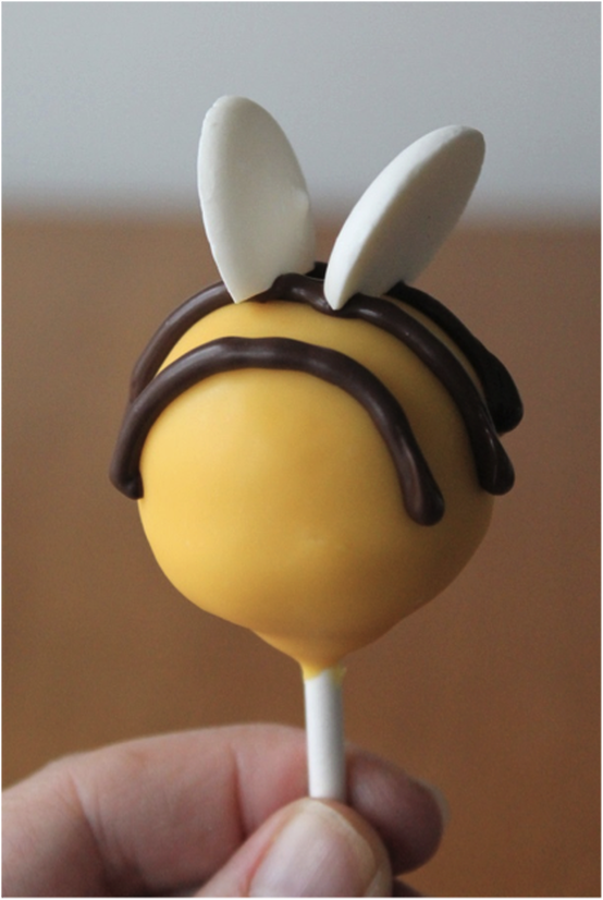 cake-pop-bee-2.png?sw=554&q=85