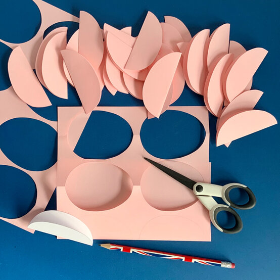 idea_honeycomb-eggs_step5.jpg?sw=554&q=85