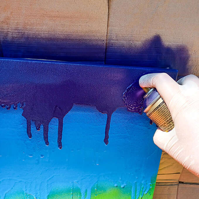 idea_gravity-drip-canvas-with-spray-paint_step9a.jpg?sw=680&q=85