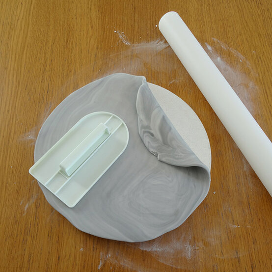 plant-pot-bunny-cake-13.jpg?sw=554&q=85