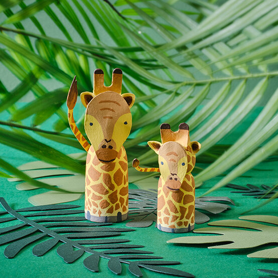 david-attenborough-peg-dolls-giraffes.jpg?sw=554&q=85