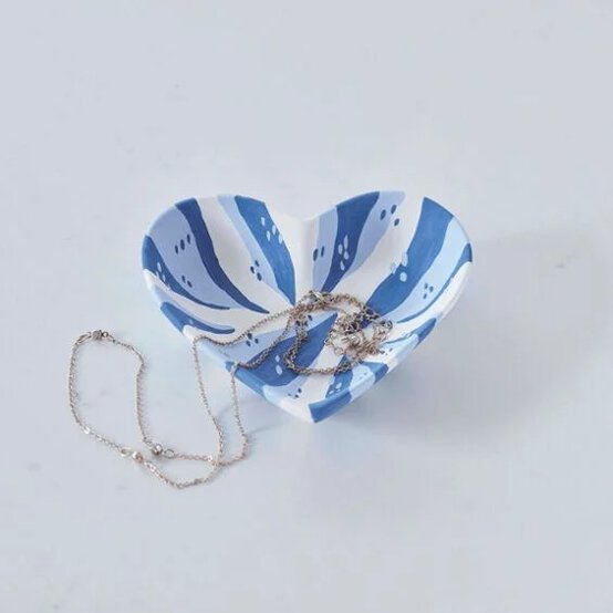 Idea_main_how-to-decorate-a-ceramic-heart-dish.jpg?sw=554&q=85