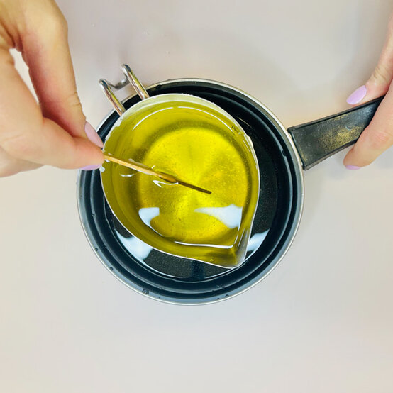 idea%5Fhow%2Dto%2Dmake%2Da%2Dflower%2Dcandle%5Fstep%2D5.jpg?sw=554&q=85