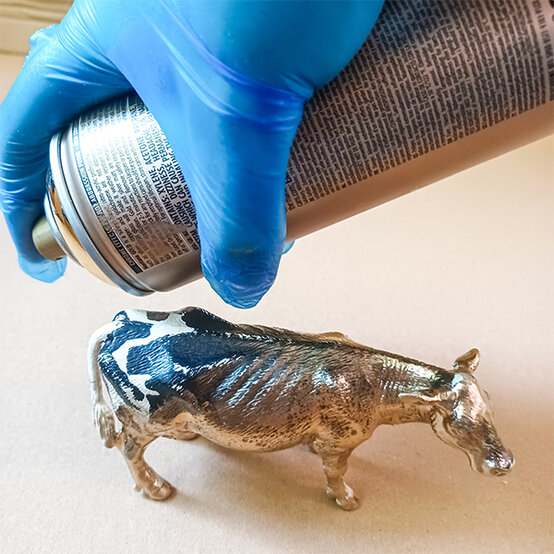 Toy%20Spray%20Paint_Step6b.jpg?sw=554&q=85