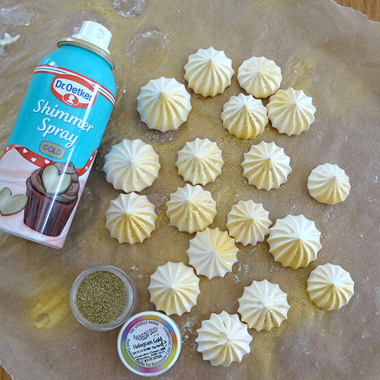 xmas-baking-lucy-meringue-wreath3.jpg?sw=554&q=85