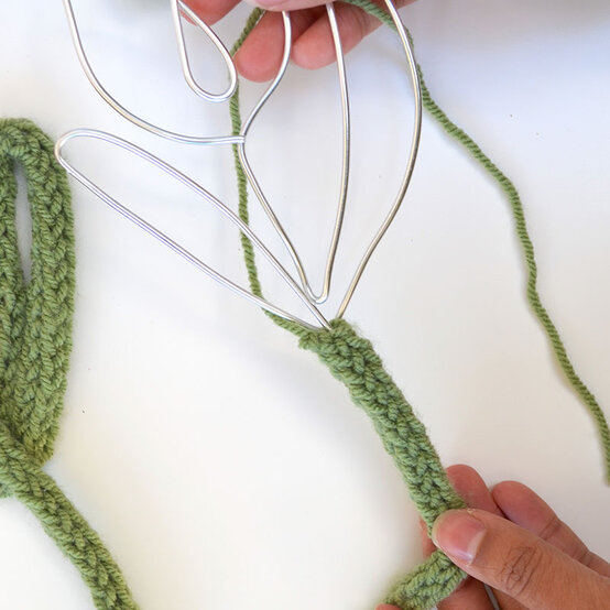 How%2Dto%2DMake%2DFrench%2DKnitted%2DFlowers%2D18.JPG?sw=554&q=85