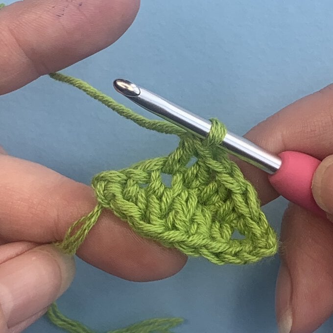How-to-Crochet-Flowers_Leaf%202.JPEG?sw=680&q=85