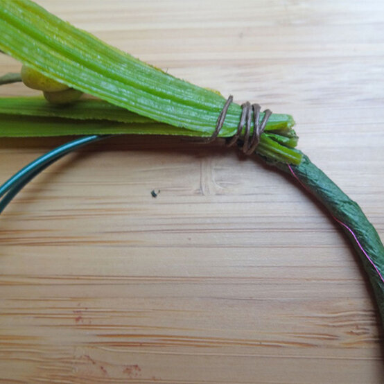 floral-napkin-ring-2.jpg?sw=554&q=85