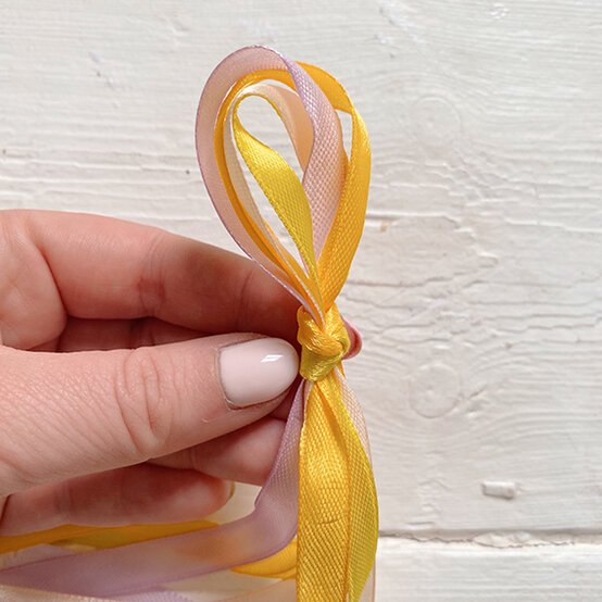 balloon-lantern-tail-step7.jpg?sw=554&q=85