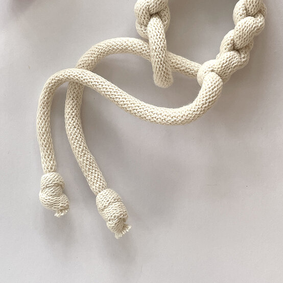 Idea_macrame-stash-busting-_bracelet-STEP7.jpg?sw=554&q=85