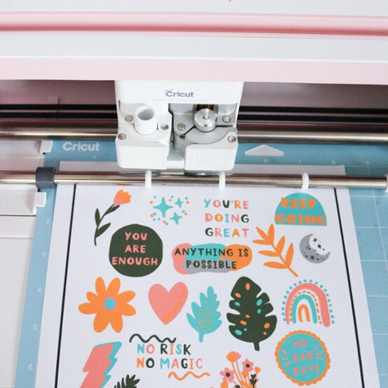 Six%20Ways%20with%20Stickers_Step8.jpg?sw=554&q=85