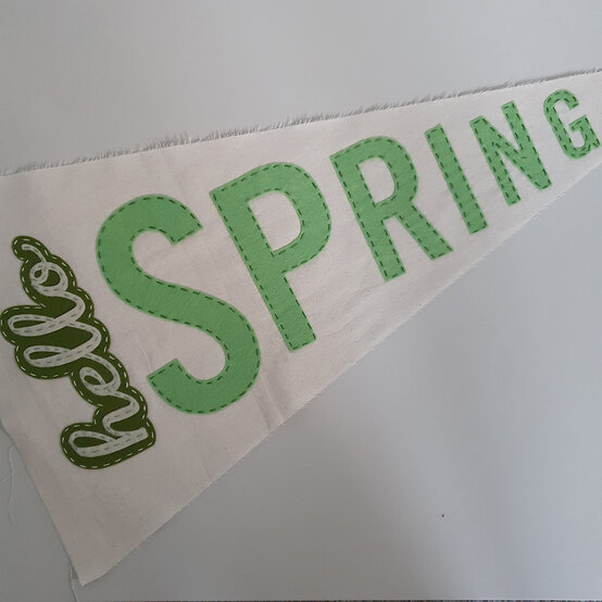 cricut-how-to-make-a-penant-flag-step5.2.jpg?sw=554&q=85