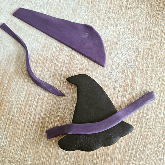 halloween-biscuits-11a.jpg?sw=554&q=85