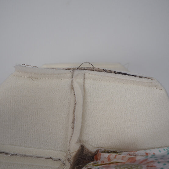 printed-boxy-bag-7.jpg?sw=554&q=85