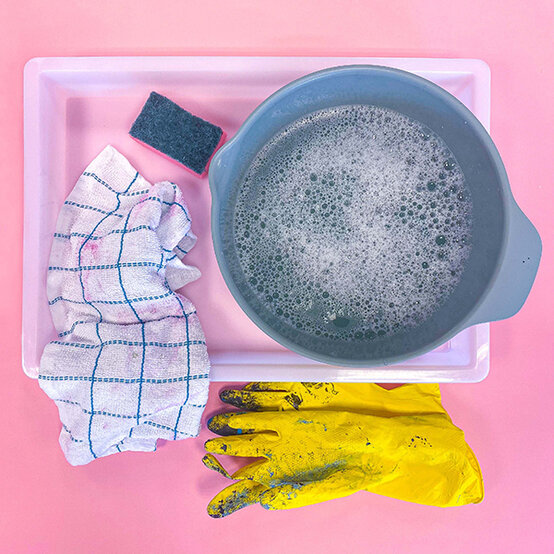 PAINT-POURING-STEP-1.jpg?sw=554&q=85