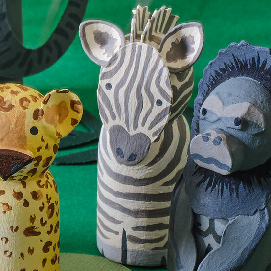david-attenborough-peg-dolls_2_zebra.jpg?sw=554&q=85