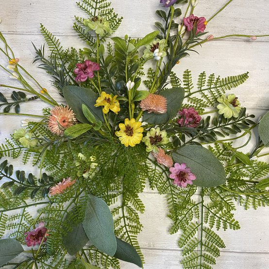 spring-garland-9b.jpeg?sw=554&q=85