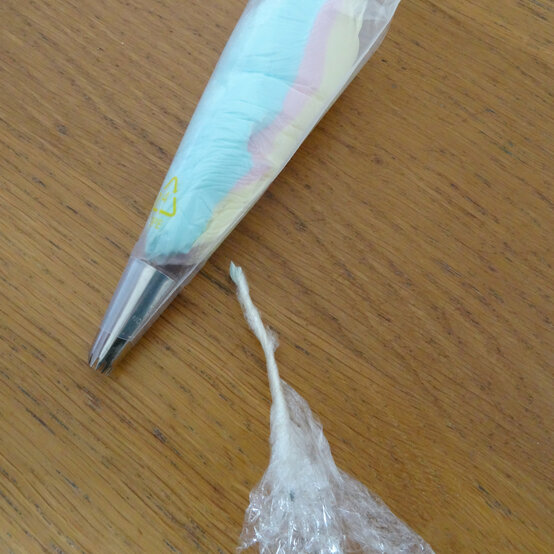 unicorn-biscuits_step8.jpg?sw=554&q=85