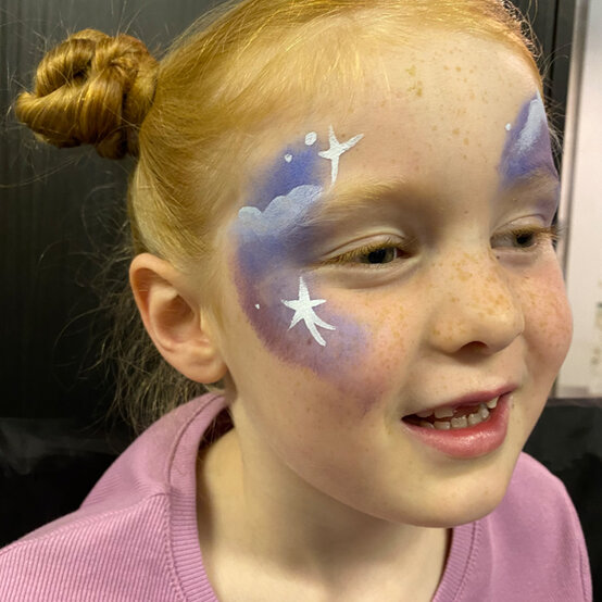 idea_halloween-face-paint-ideas-cat_step3b.jpg?sw=554&q=85