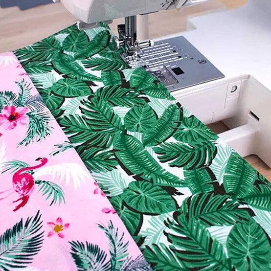 makeup-brushroll-step14.jpg?sw=554&q=85