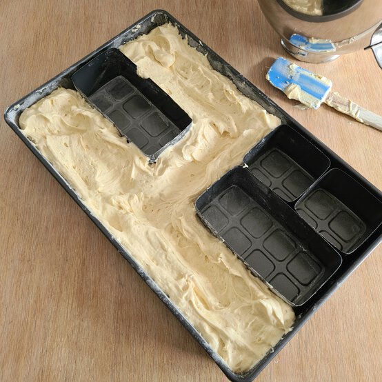 how-to-make-a-number-cake-2.3.jpg?sw=554&q=85