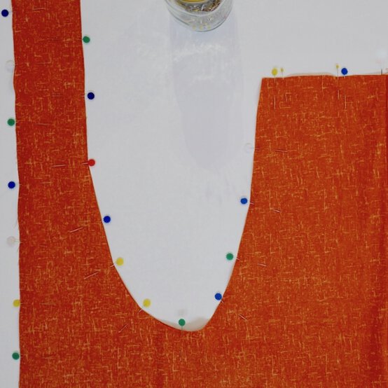 cross-back-apron-step3b.jpeg?sw=554&q=85