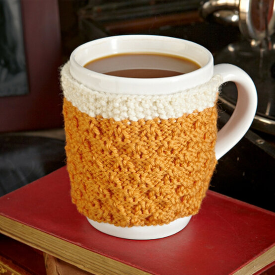 knitted-beer-mug-hug.jpg?sw=554&q=85