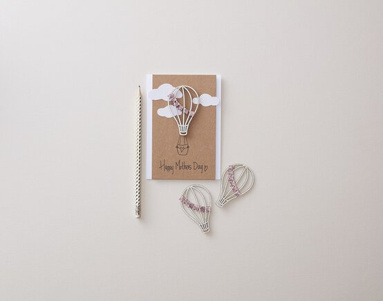 how_to_make_a_mothers_day_balloon_card.jpg?sw=554&q=85