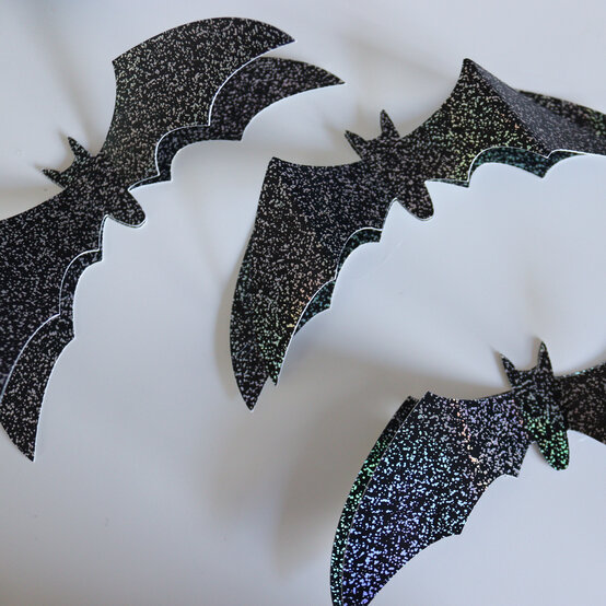 halloween-garland-step-5.jpg?sw=554&q=85