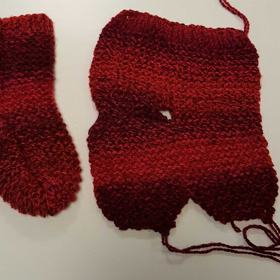 slipper-socks-step-13.jpg?sw=554&q=85