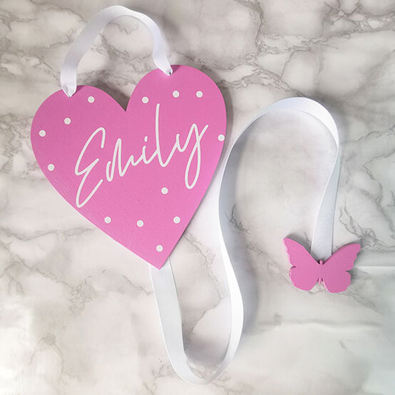 artisan-aileen-carmichael-emily-sign.jpg?sw=554&q=85