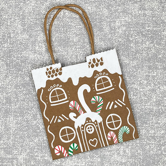 idea_ways-to-personalise-a-christmas-gift-bag-gingerbread_step5a.jpg?sw=554&q=85