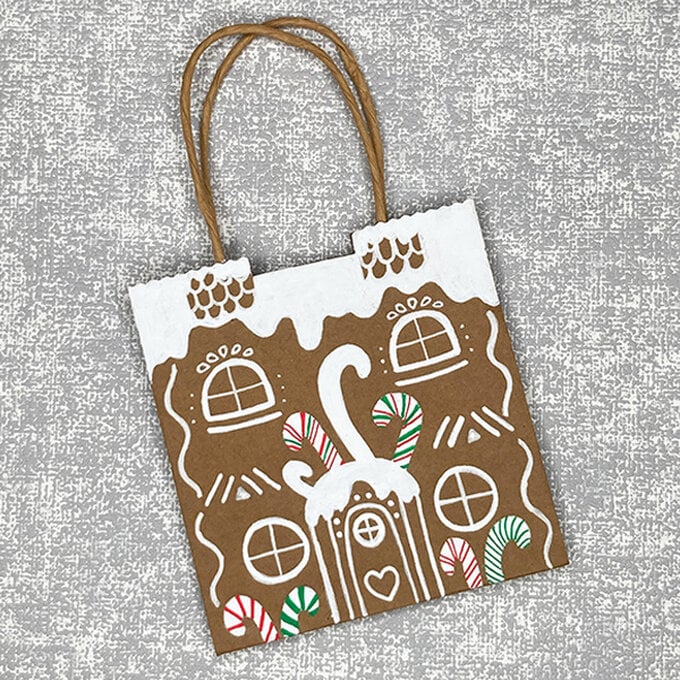 idea_ways-to-personalise-a-christmas-gift-bag-gingerbread_step5a.jpg?sw=680&q=85