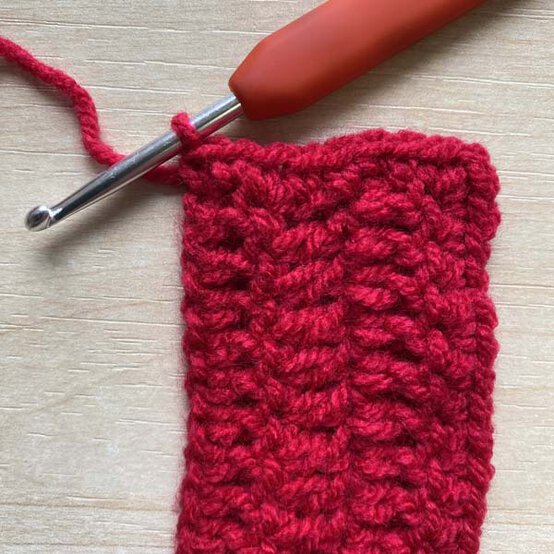 ideas%5Fhow%2Dto%2Dcrochet%2Da%2Dchristmas%2Dpet%2Daccessory%5Fmain%2Dcollar%5F4.jpg?sw=554&q=85