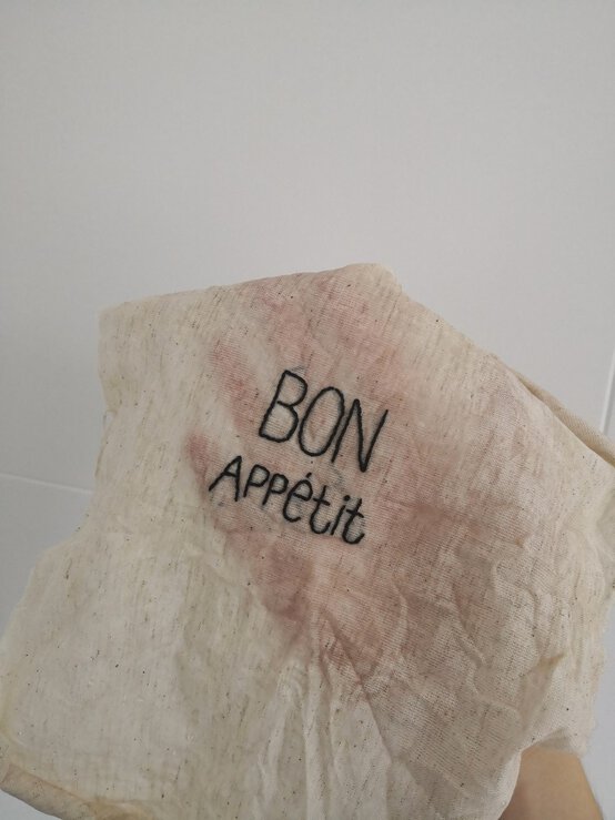 lunch_bag_embroidery_23.jpg?sw=554&q=85