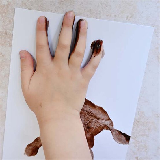 ideas%5Fhow%2Dto%2Dmake%2Dhand%2Dand%2Dfootprint%2Dchristmas%2Dcards%5Freindeer%5F2.jpg?sw=554&q=85
