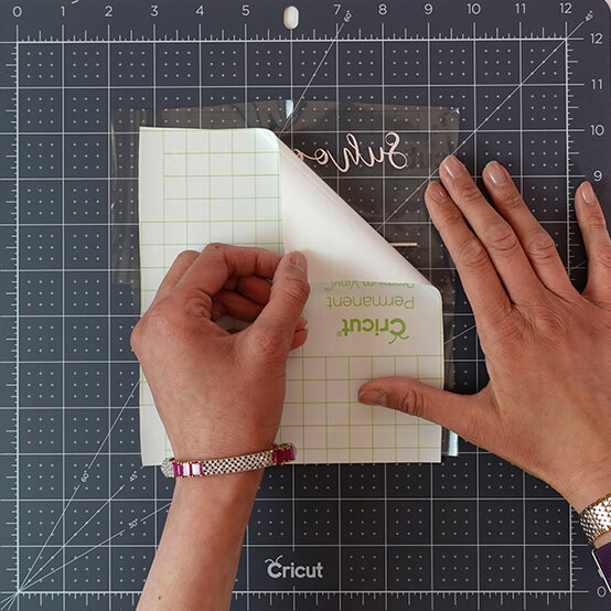 Cricut_How-to-Make-a-Ramadan-Fast-Timings-Calendar_step6b.jpg?sw=554&q=85