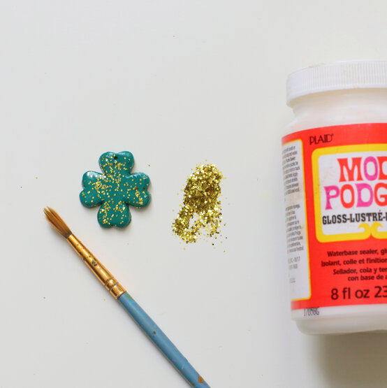 how_to_make_a_shamrock_fimo_necklace_d-square.jpg?sw=554&q=85