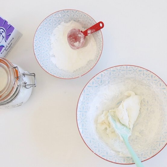 edible-slime-step-2_2.jpg?sw=554&q=85