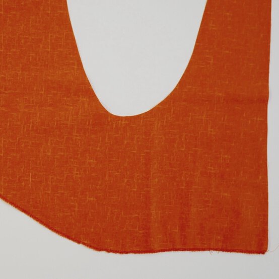 cross-back-apron-step2.jpeg?sw=554&q=85