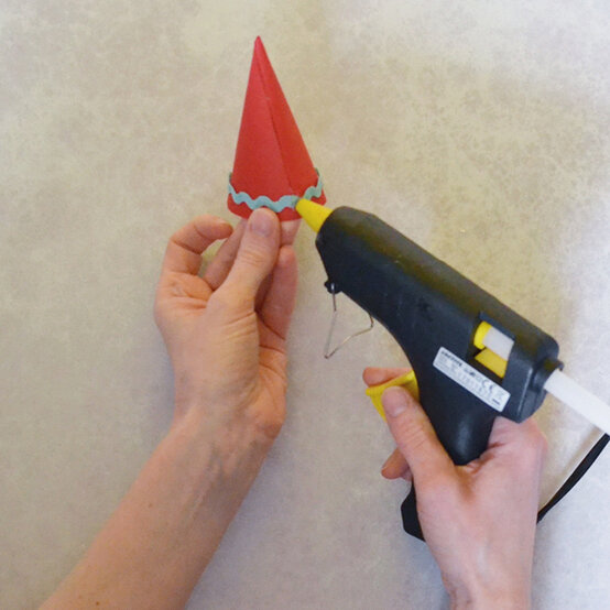 how_to_make_fiesta_party_hats_occasions_party_step3.jpg?sw=554&q=85